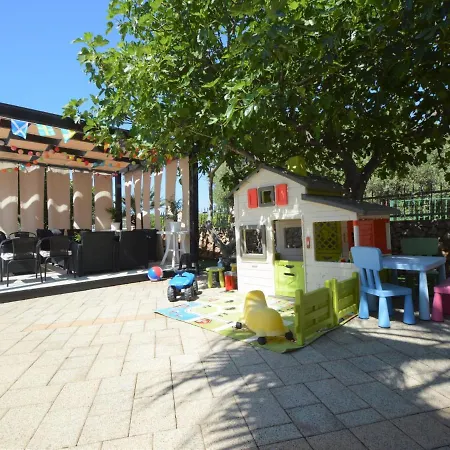 Friedrich-3 By Interhome * Tribalj