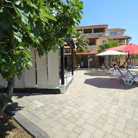 Friedrich-3 By Interhome