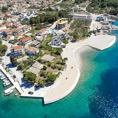 Friedrich-3 By Interhome