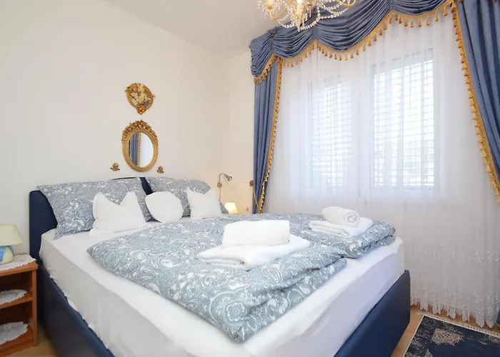 Friedrich-3 By Interhome *